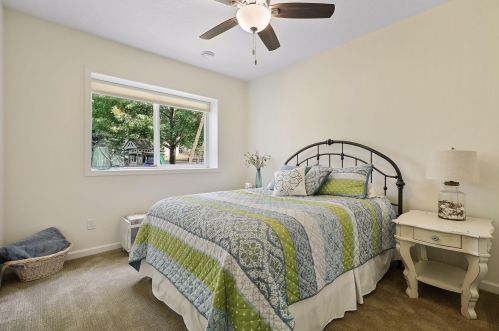 2473 Eyrie Dr, Saint Paul MN 55129-4211 exterior