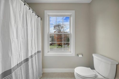 10 Azalea Ln, Ellington CT  06029-3063 exterior