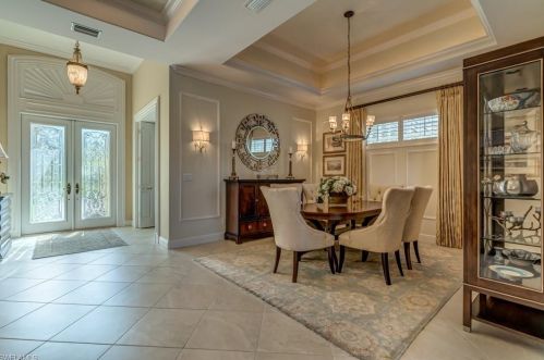 5597 Hammock Is Dr, Naples FL 34119-4692 exterior