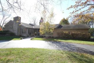 535 Bay Point Rd, Milwaukee, WI 53217-1377