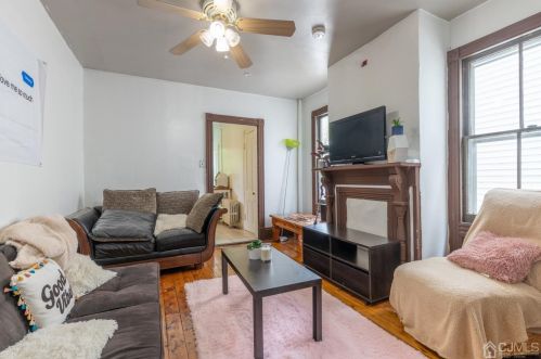 138 Hamilton St, New Brunswick NJ 08901-1806 exterior