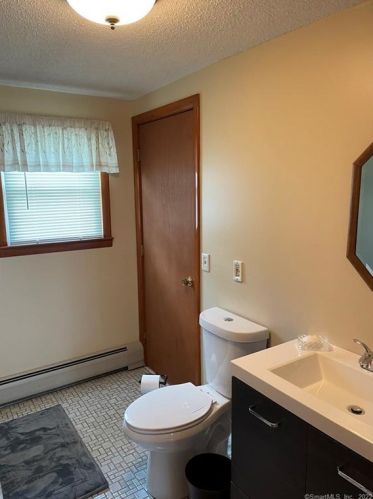 43 Grandview St, New Britain CT 06053-3048 exterior