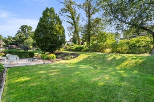 681 Carnival Dr, Pittsburgh PA 15239-2628 exterior