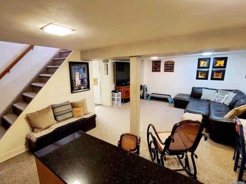 79 Berry St, Valley Stream NY 11580-3430 exterior