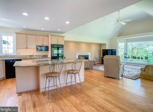 1936 Paper Mill Rd, Huntingdon Valley PA 19006-5814 exterior