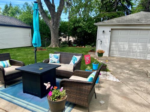 4910 Tesch Ave, Milwaukee, WI 53220-2732