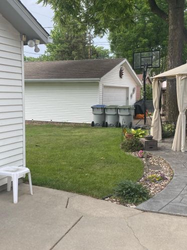 3953 57, Milwaukee WI 53220-2636 exterior