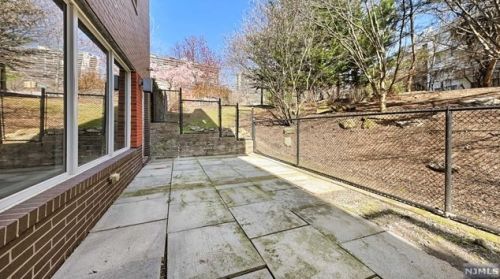 2 Vela Way, Edgewater NJ 07020-1564 exterior