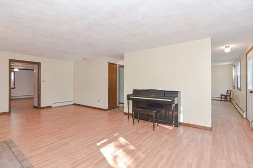 210 Greenhouse Rd, Coventry RI 02827-2101 exterior