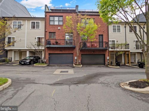 12460 Ansin Cir Dr, Rockville MD 20854-6912 exterior