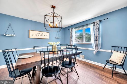 47 Crestwood Dr, Trenton NJ 08690-1936 exterior