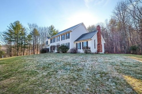 37 Hampshire Hills Dr, Concord, NH 03304-4919
