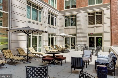 130 18th St, Philadelphia PA 19103-4923 exterior