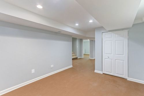 8150 Sacramento, Chicago IL 60655-2302 exterior