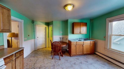 546 Church St, New Britain CT 06051-2312 exterior