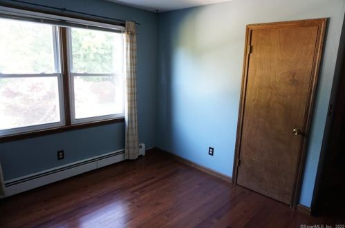 149 Maple St, Manchester CT 06040-6105 exterior