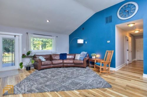 4495 Kent Rd, Atlanta GA  30337-5205 exterior