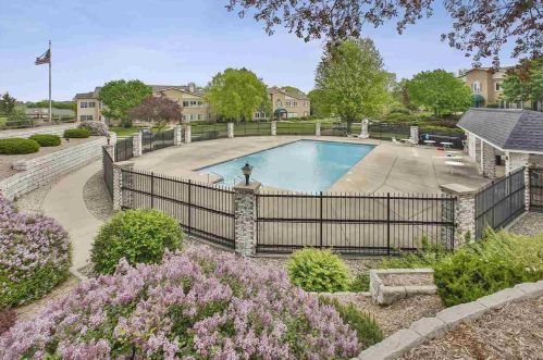 99 Golf Pkwy, Madison WI  53704-7080 exterior