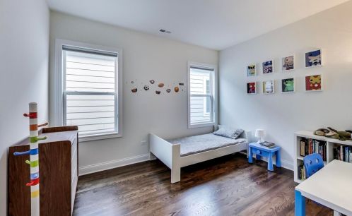 6082 Sauganash Ave, Chicago IL 60646 exterior