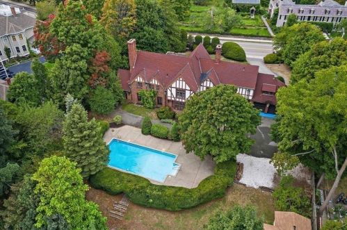 140 Adams St, Quincy, MA 02169-1731