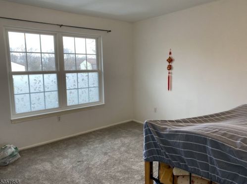 121 Orlando St, Edison, NJ 08817-3345