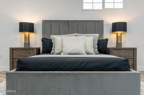 1121 Bethany Home Rd, Phoenix AZ  85014-2229 exterior