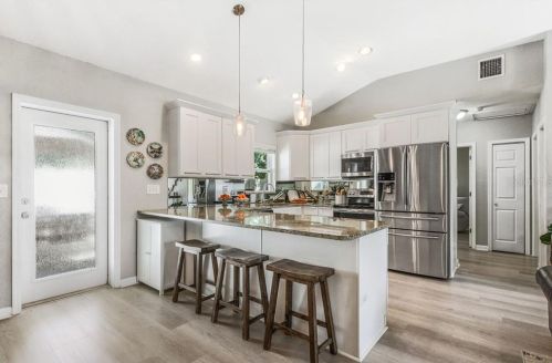 3901 Bay View Ave, Tampa FL 33611-1233 exterior