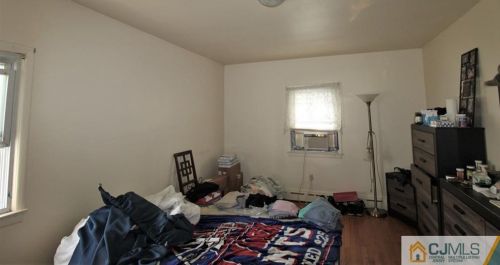 20 Silver Lk Ave, Edison NJ 08817-5248 exterior