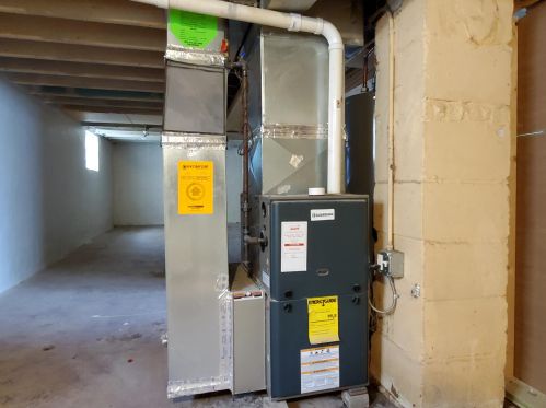 215 Vienna Ave, Milwaukee WI 53212-4102 exterior