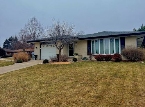 6053 21st St, Milwaukee WI  53221-5052 exterior