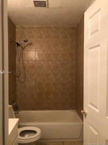 5014 Sanibel Ave, Fort Pierce FL 34951-5058 exterior