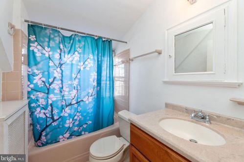 2815 Cathedral Ave, Washington DC 20008-4122 exterior