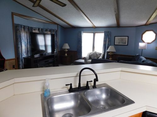 13 John Dr, West Springfield MA 01089-1277 exterior