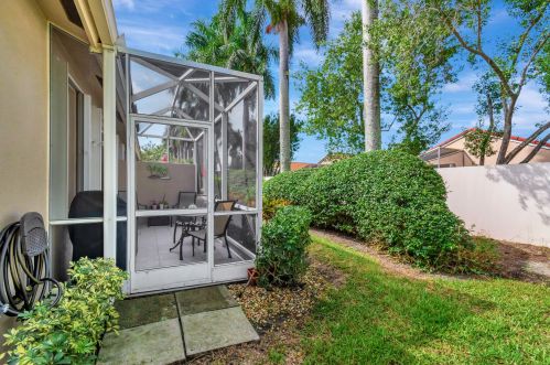 9647 Cres Vw Dr, Boynton Beach FL 33437-5929 exterior