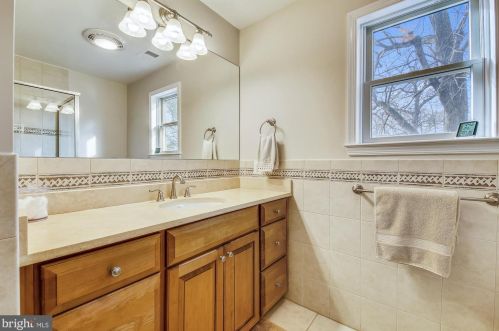 721 Brent Rd, Rockville MD 20854-1782 exterior