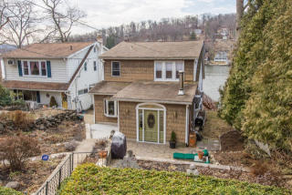 84 Ithanell Rd, Hopatcong NJ  07843-1813 exterior