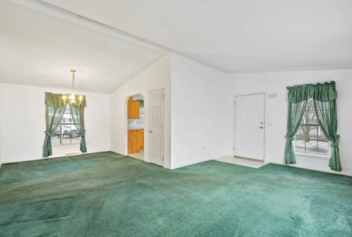 39367 Montour Ct, Pittsburgh, PA 15239-2379