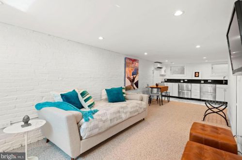 3027 Cambridge Pl, Washington DC 20007-2914 exterior