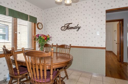 10108 Washtenaw Ave, Chicago IL 60645-3228 exterior