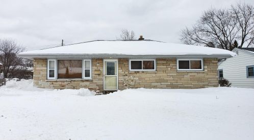 8133 Clovernook St, Milwaukee, WI 53223-5540