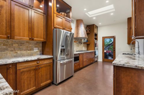 2100 4 St, Tucson AZ 85705-7806 exterior