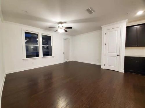 6586 Beacon Dr, Atlanta GA  30328-4204 exterior