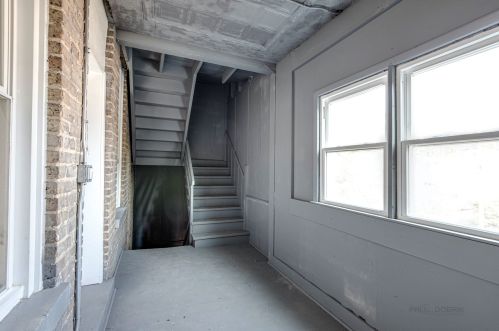 3048 80th St, Chicago IL  60617-1437 exterior