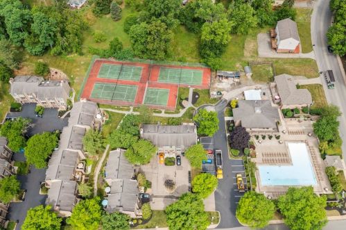 226 Pine Ct, Pittsburgh PA 15239-1953 exterior