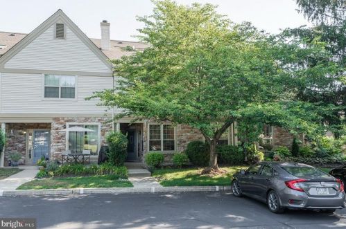 1310 Foxmeadow Dr, Limerick PA 19468-1556 exterior