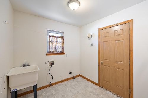 21855 Town Gate Dr, Macomb Township MI 48044-3791 exterior