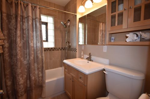 286 Pick Ave, Elmhurst IL 60126-3058 exterior