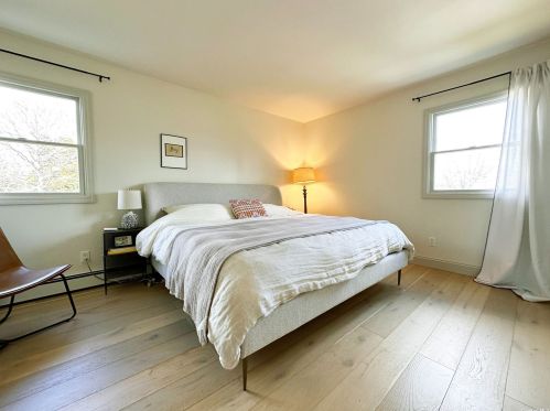 4 Cutchogue Ln, Commack NY  11725-4207 exterior