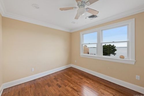 258 Longstreet Ave, Bronx NY  10465-3709 exterior