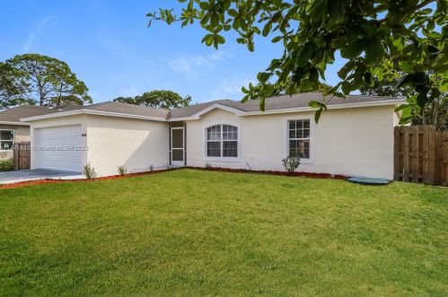 1243 Empire St, Fort Pierce FL  34983-2435 exterior